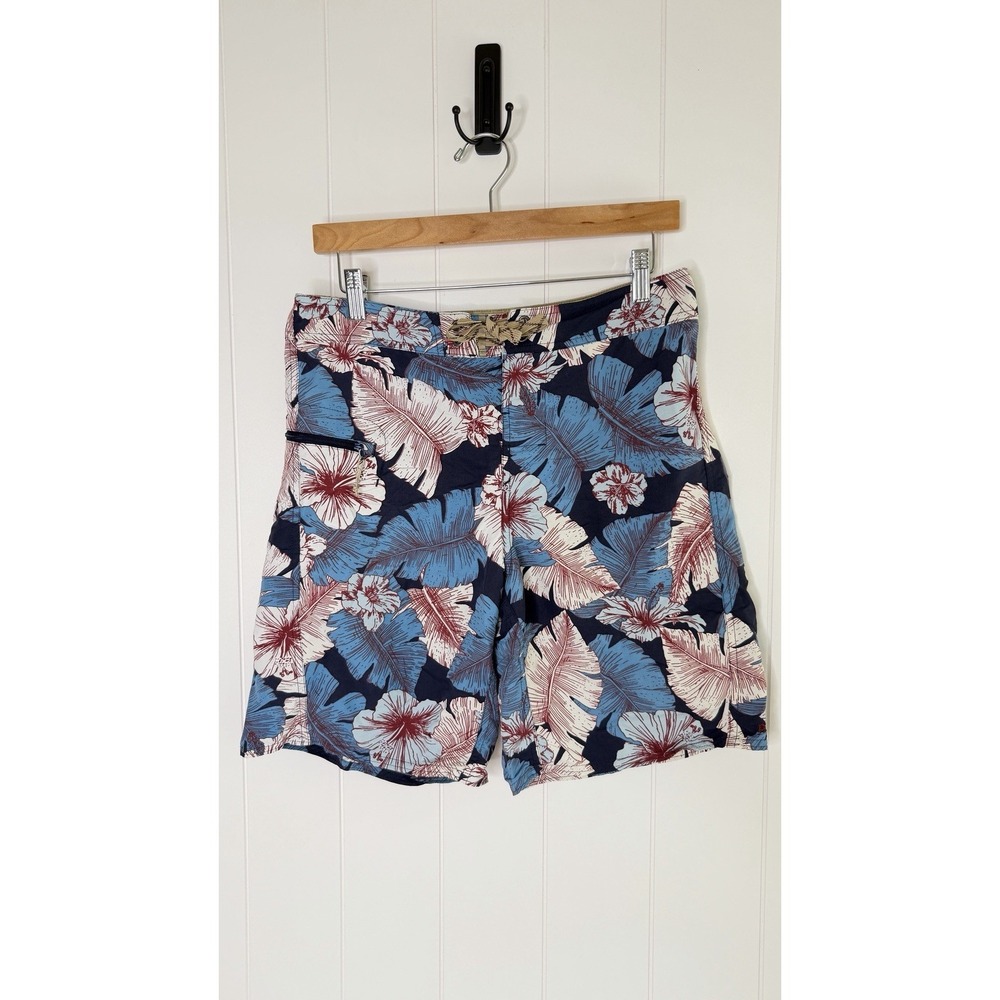 Patagonia Wavefarer Board Shorts Mens 30 Navy White Tropical‎ Floral Swim Trunks